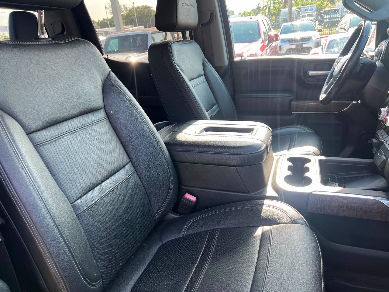 Used 2019 GMC Sierra 1500 Denali w/ Denali Ultimate Package AWD/4WD image 8