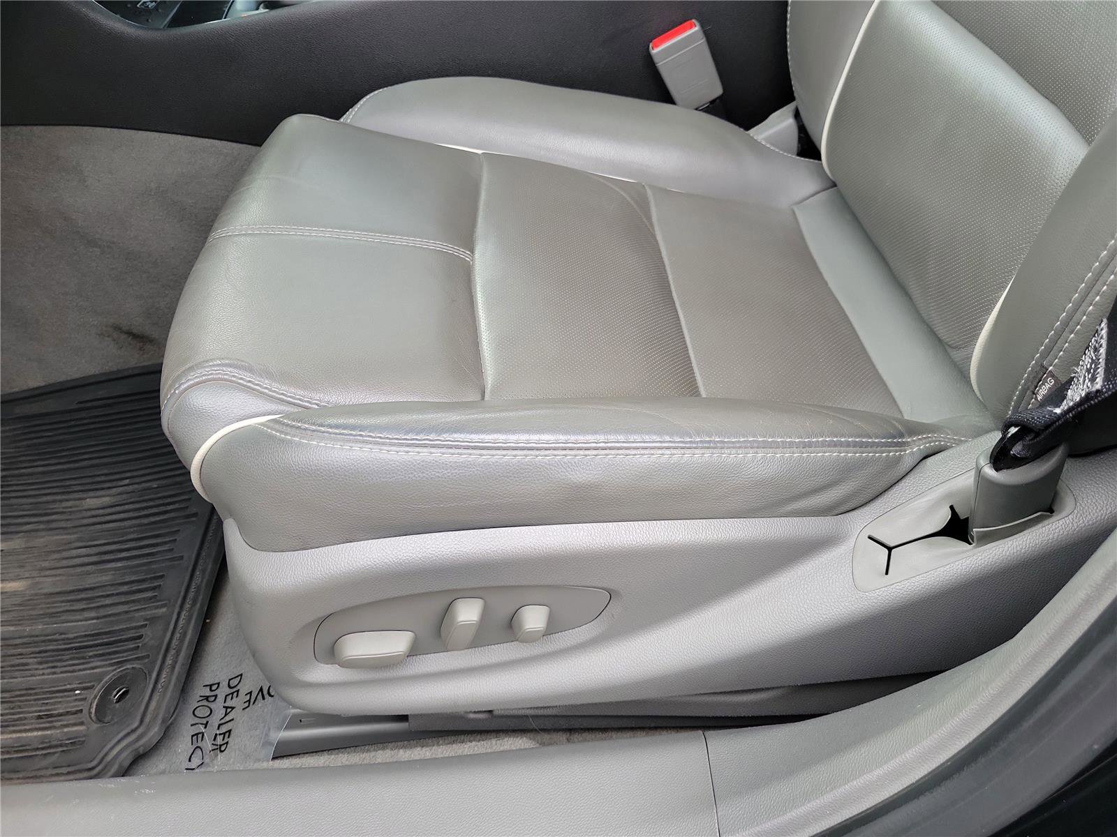 Used 2018 Chevrolet Impala Premier w/ Premier Confidence Package FWD image 18