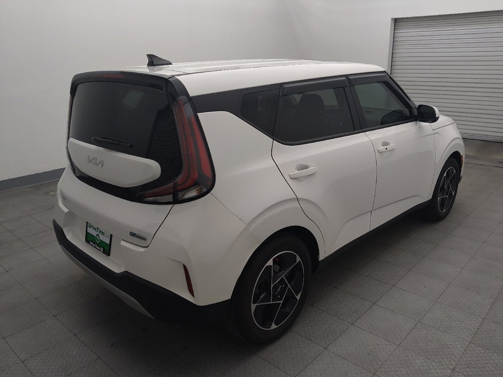 Used 2024 Kia Soul EX image 9