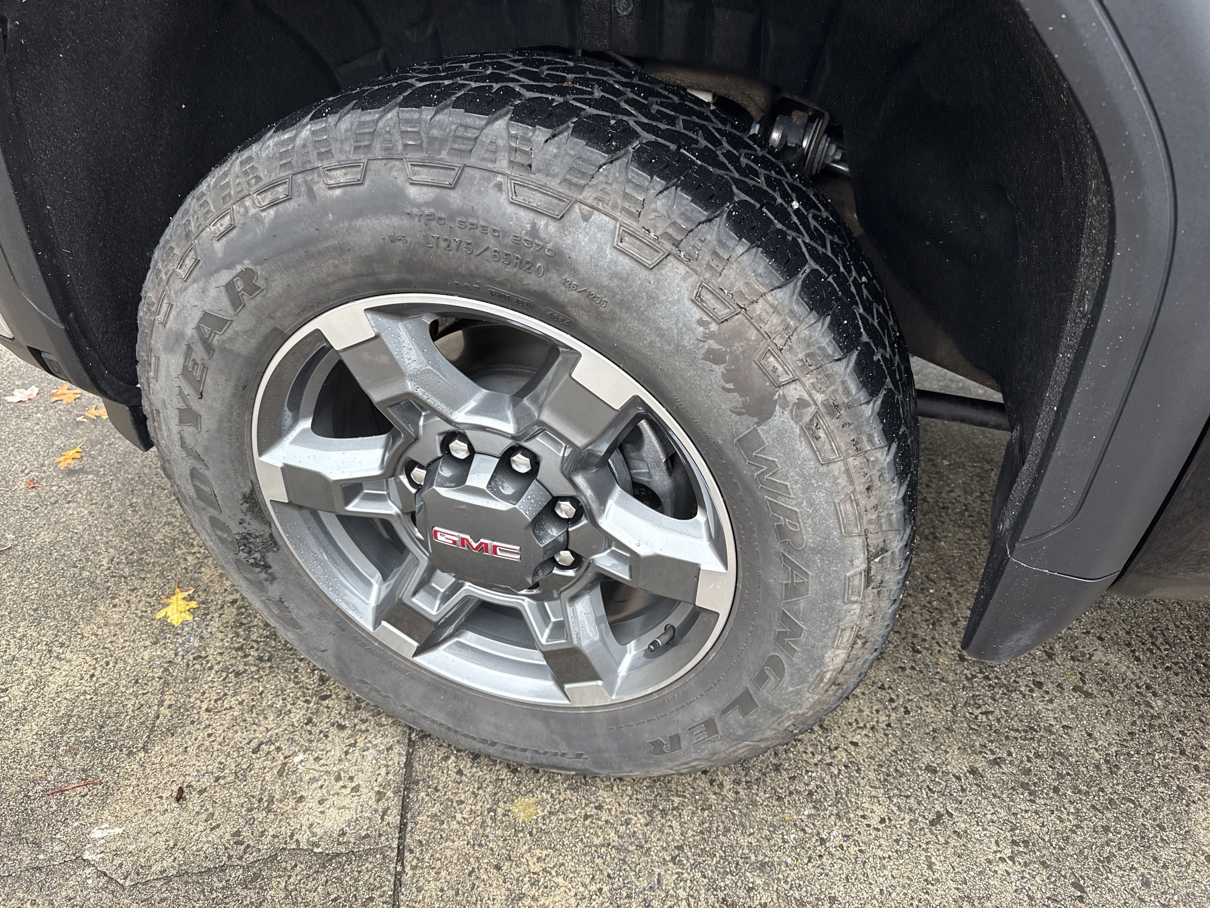 Used 2025 GMC Sierra 2500 SLT image 11