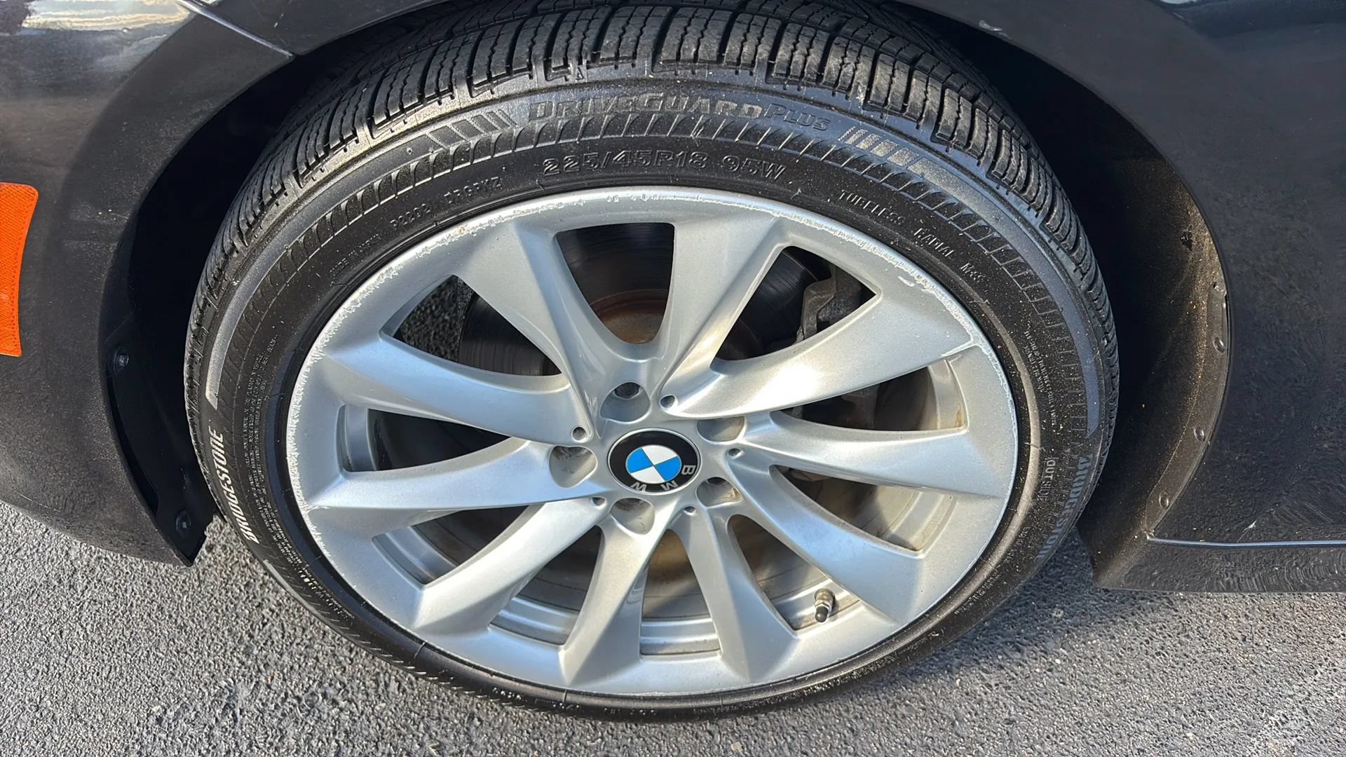 Used 2017 BMW 320i xDrive Sedan AWD/4WD image 28