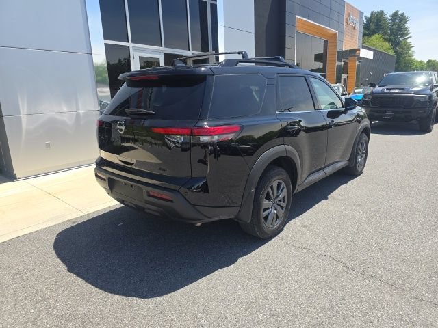 Used 2025 Nissan Pathfinder SV w/ Black Appearance Package AWD/4WD image 6