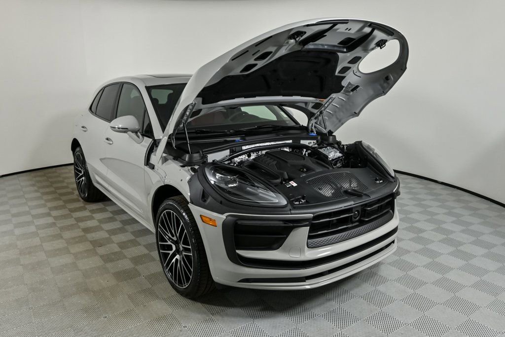 New 2026 Porsche Macan image 33