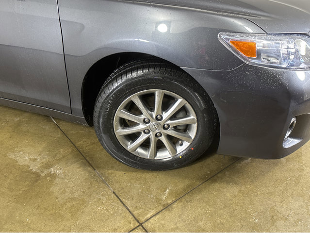 Used 2010 Toyota Camry XLE image 14