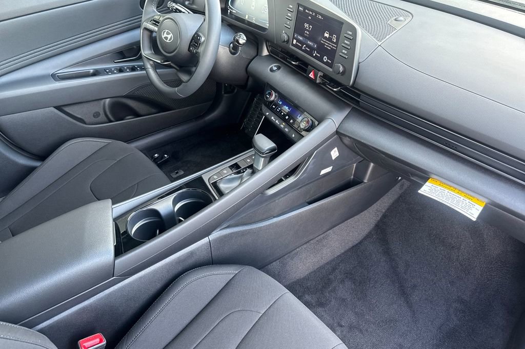 New 2026 Hyundai Elantra SEL Sport Premium FWD image 16