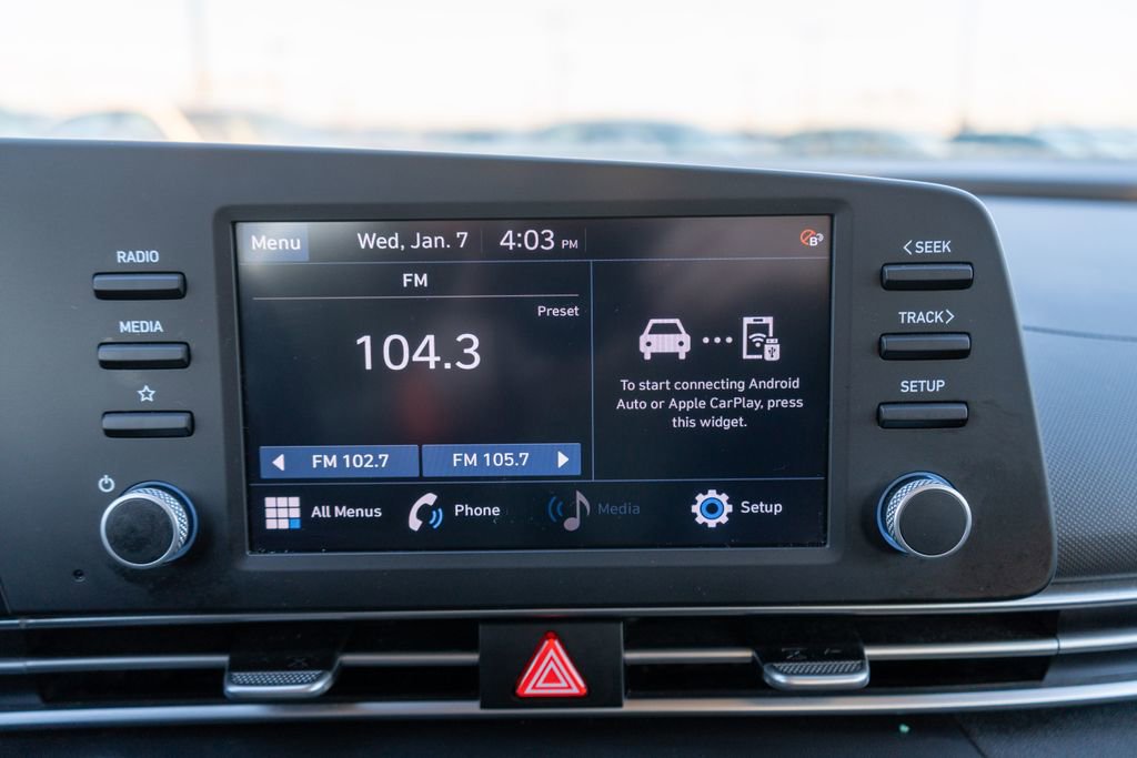 Certified 2023 Hyundai Elantra SEL w/ Preferred Accessory Package image 31