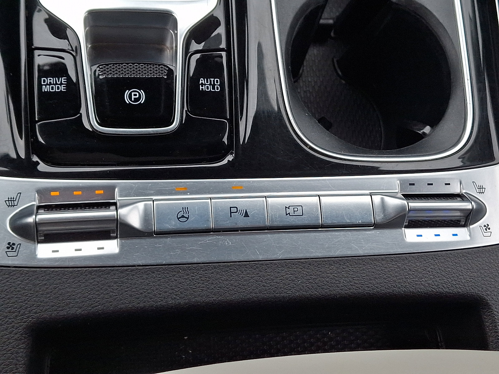 Used 2023 Kia Carnival SX Prestige image 29