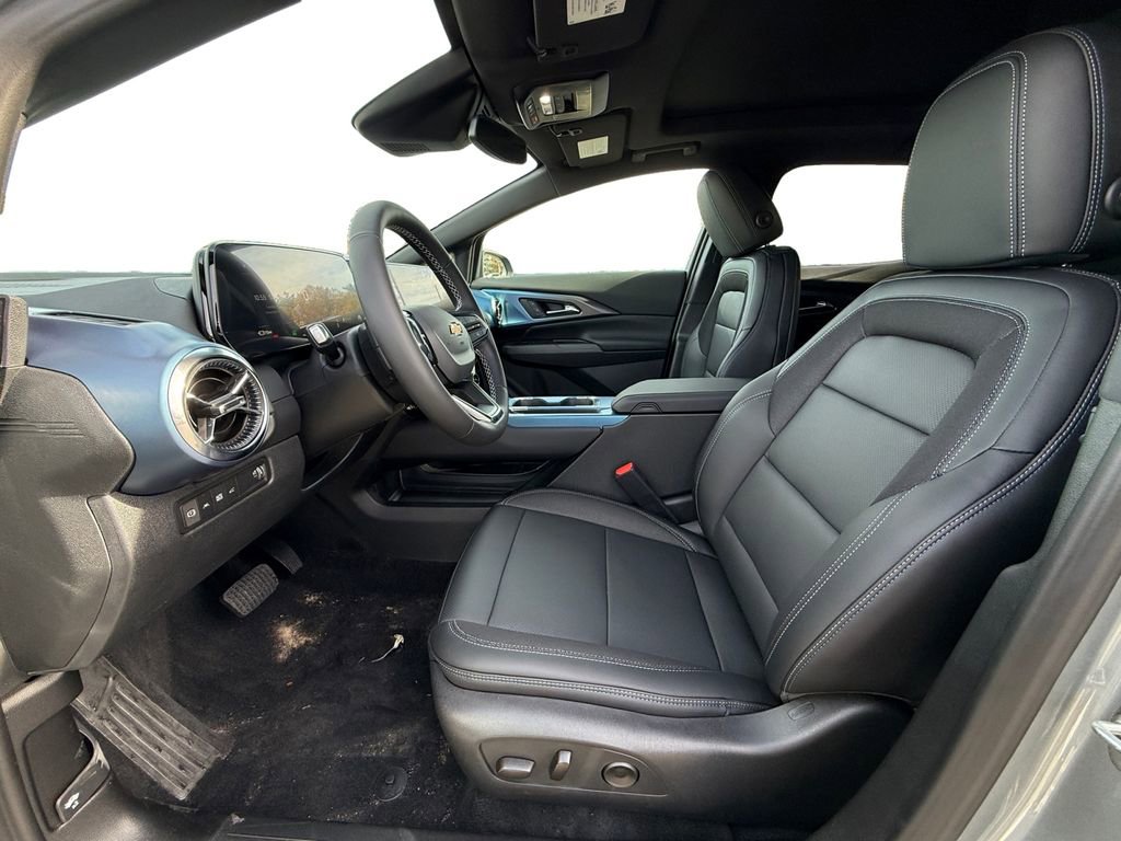 New 2026 Chevrolet Equinox EV LT image 9