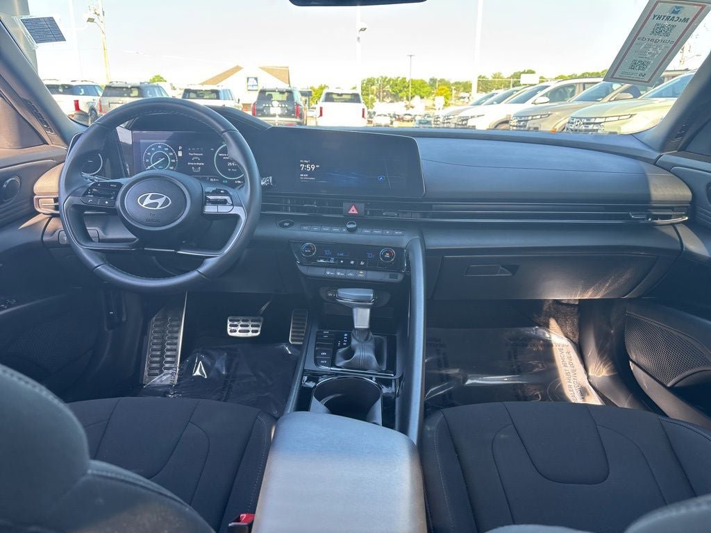 Certified 2025 Hyundai Elantra SEL w/ Cargo Package FWD image 29