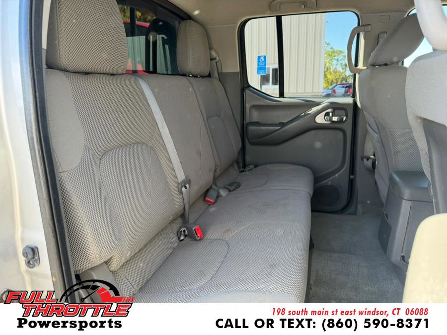 Used 2014 Nissan Frontier SV image 14