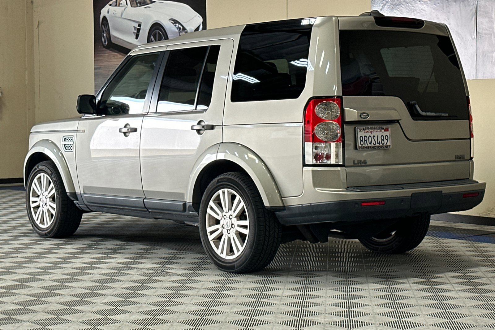 Used 2011 Land Rover LR4 HSE LUX AWD/4WD image 6