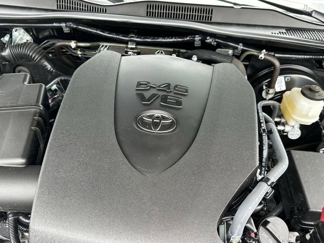 Certified 2023 Toyota Tacoma SR5 w/ Technology Package AWD/4WD image 32