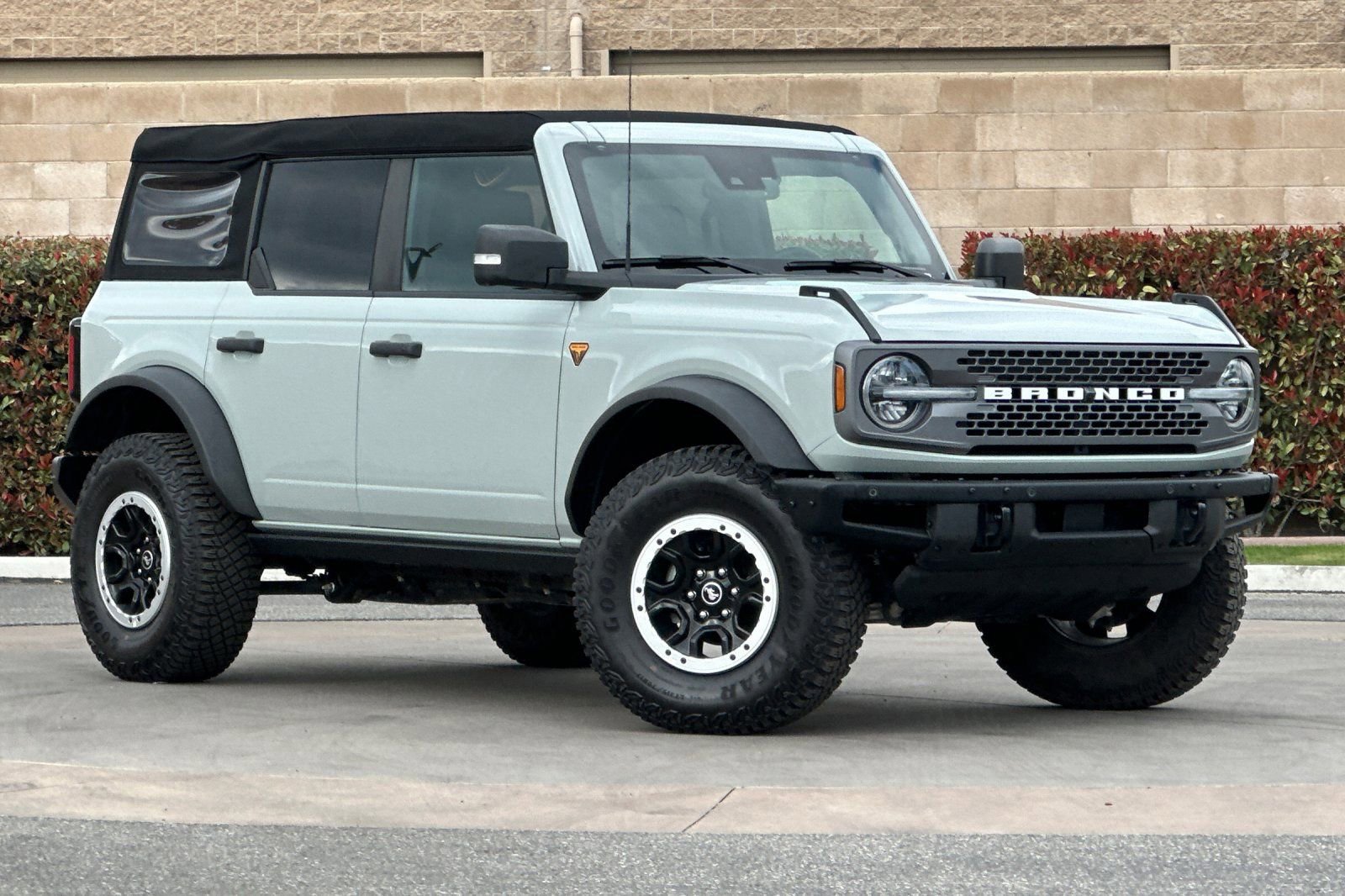 Used 2024 Ford Bronco Badlands video 2