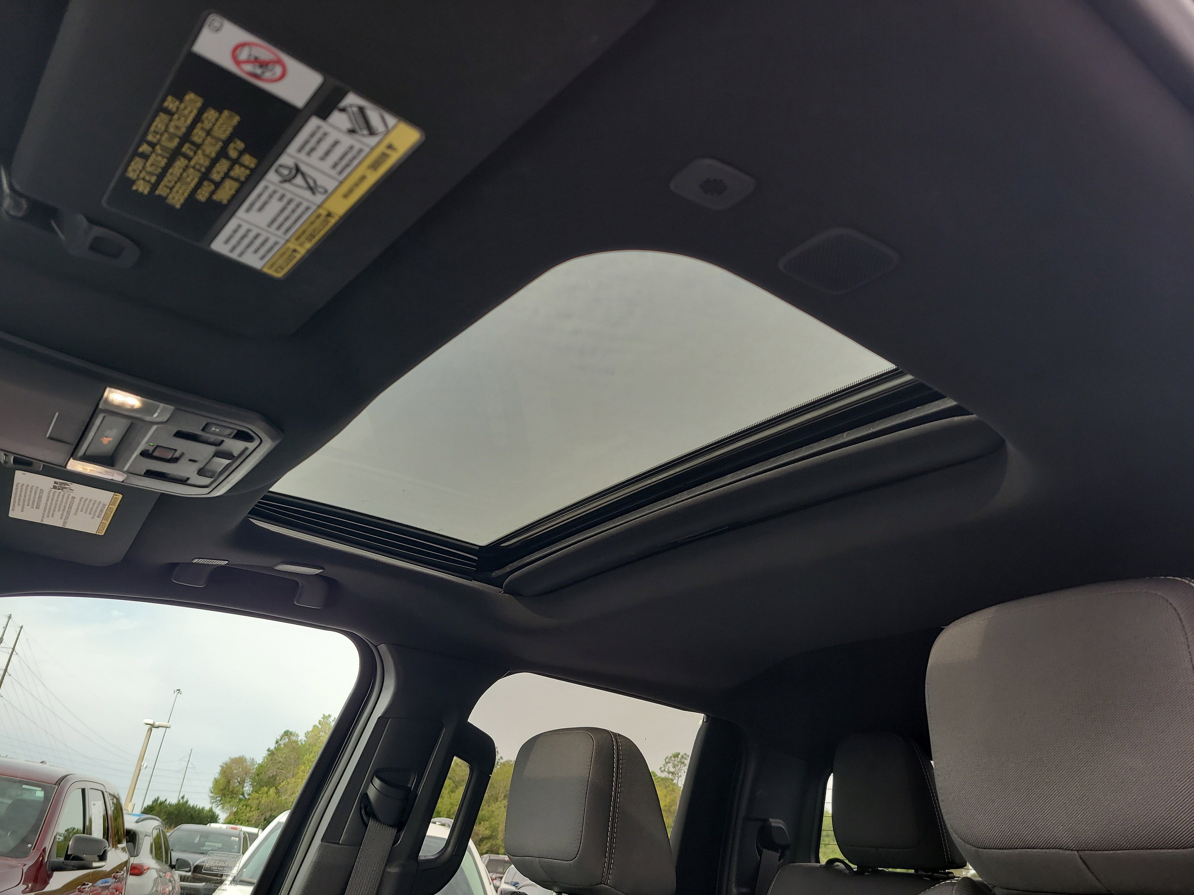 Used 2024 Toyota Tacoma TRD Sport w/ TRD Sport Upgrade Package image 18