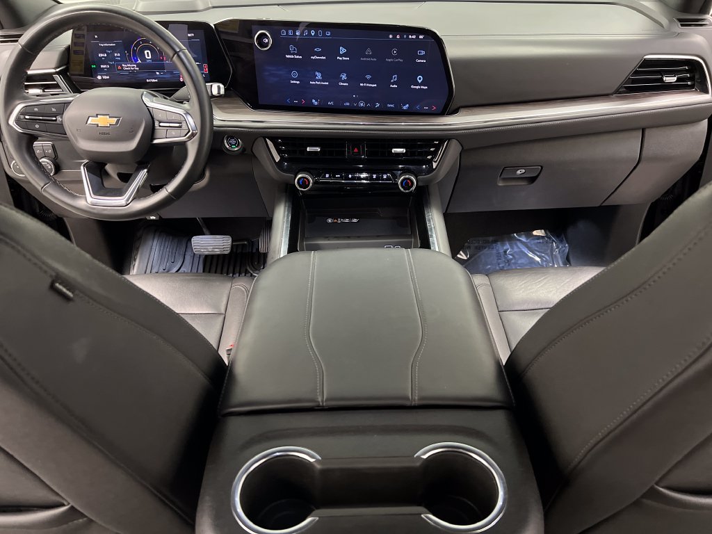 Used 2025 Chevrolet Suburban LT RWD image 47