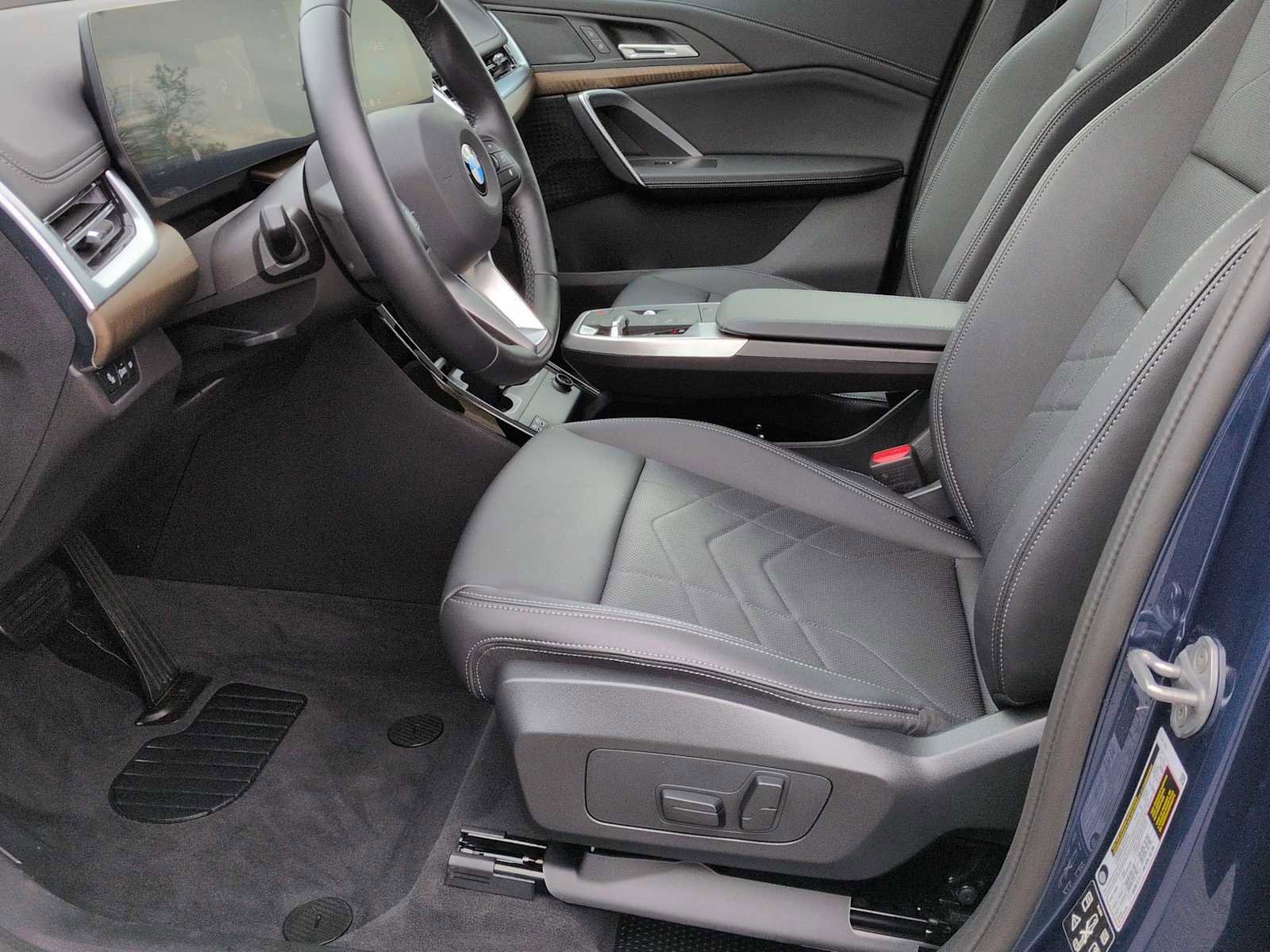Used 2025 BMW X1 xDrive28i w/ Technology Package AWD/4WD image 17
