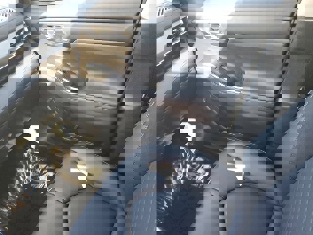 Used 2023 Toyota Highlander L image 9