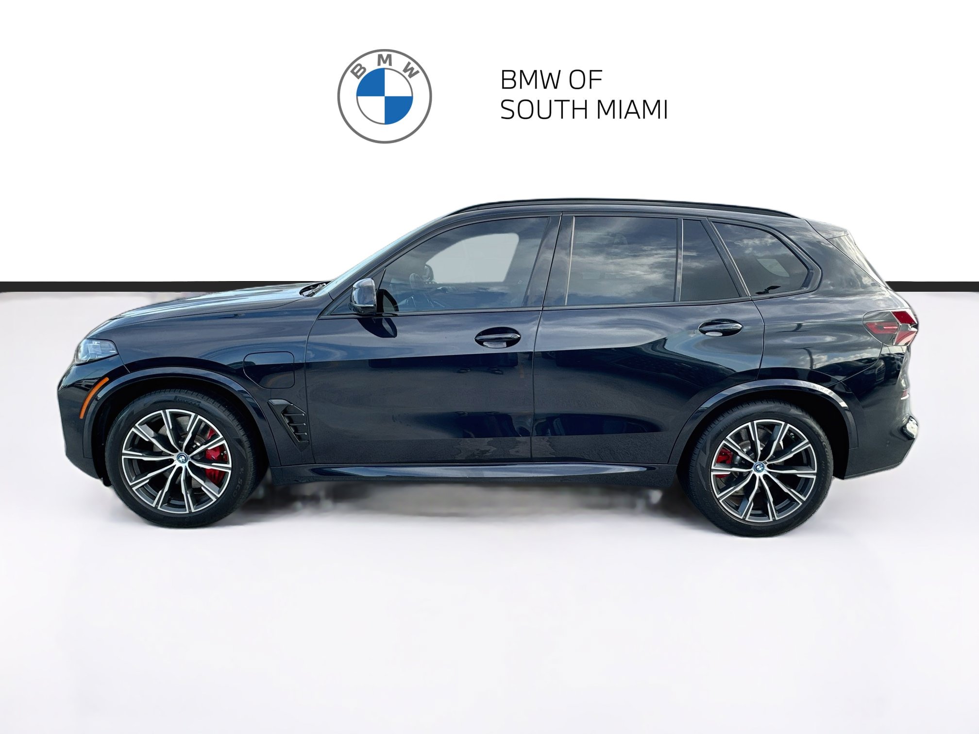 Certified 2025 BMW X5 xDrive50e w/ Executive Package AWD/4WD image 4