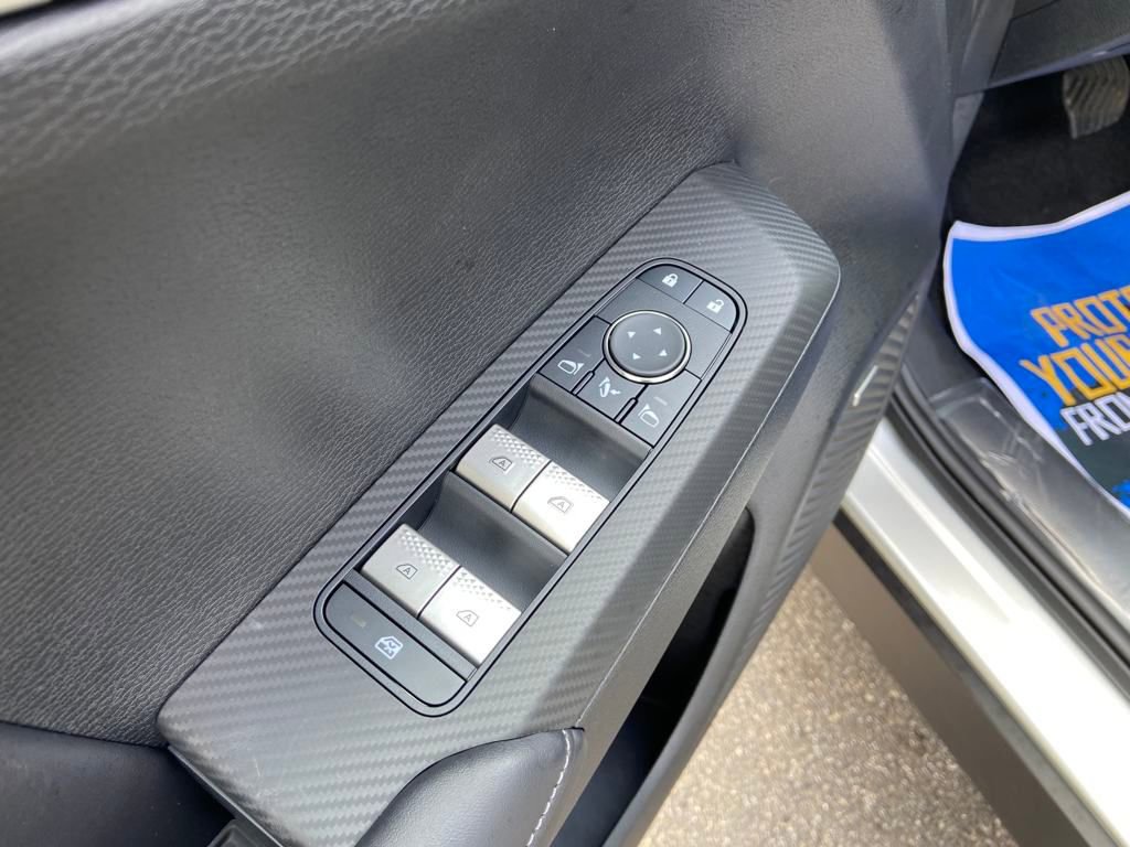 New 2026 Mitsubishi Outlander SE image 14