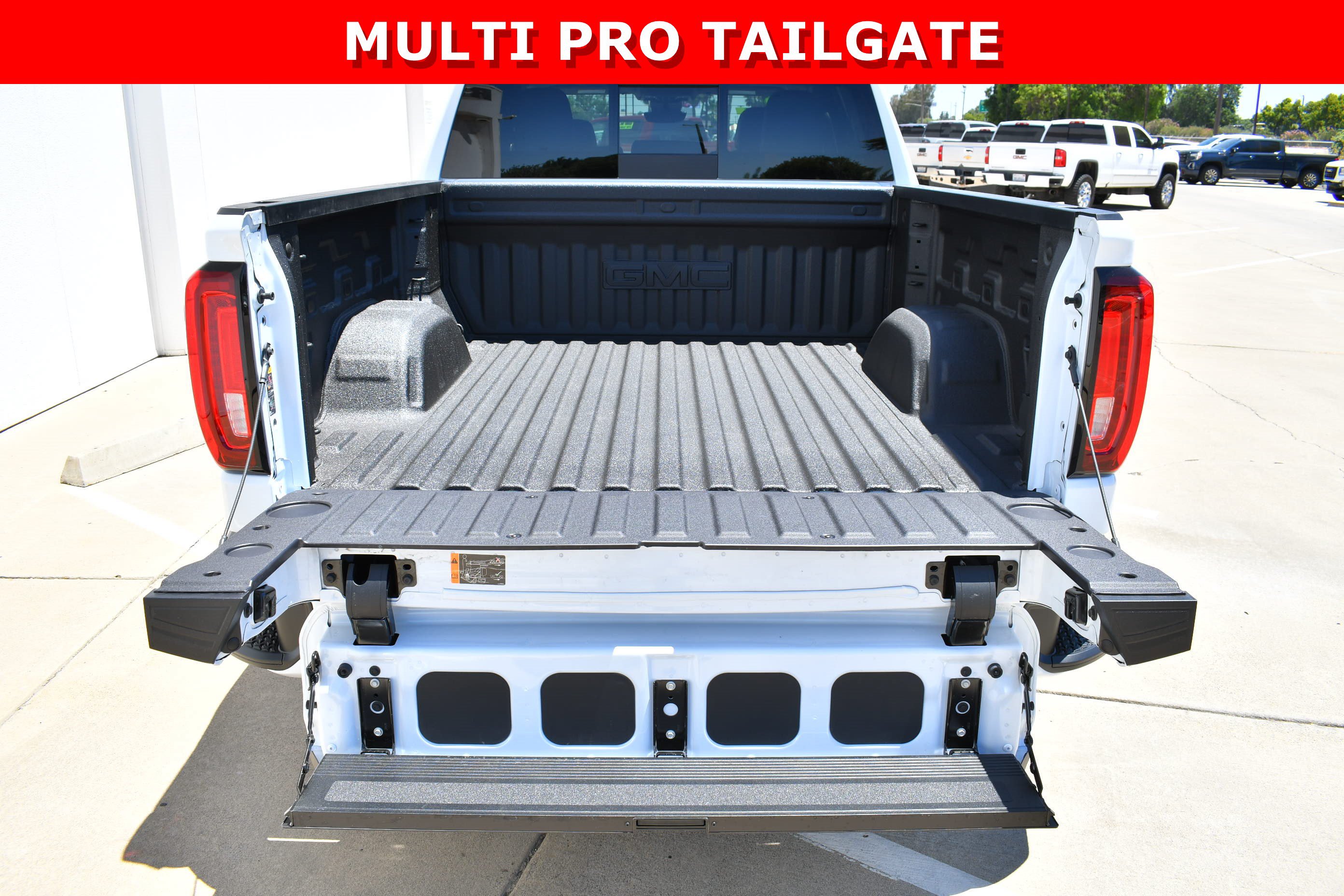 New 2026 GMC Sierra 1500 Denali w/ Denali Reserve Package AWD/4WD image 9