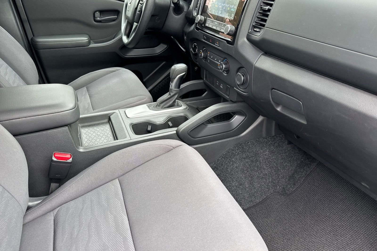 Used 2024 Nissan Frontier S w/ Tow Package image 15