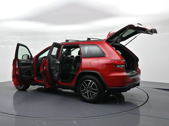 Used 2021 Jeep Grand Cherokee Trailhawk w/ Premium Lighting Group AWD/4WD image 24
