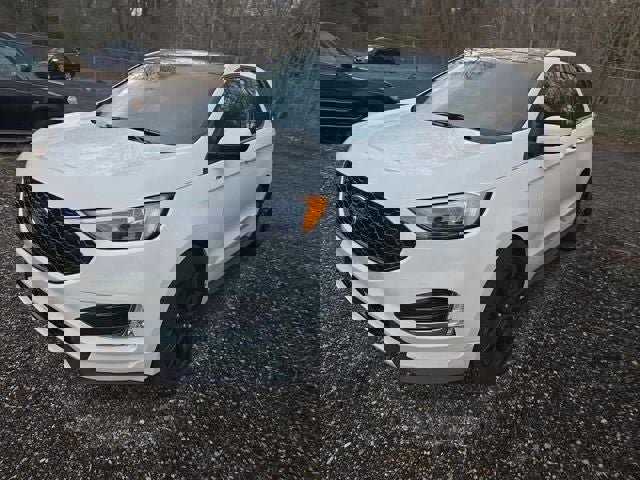 Used 2024 Ford Edge ST-Line w/ Class II Trailer Tow Package image 25