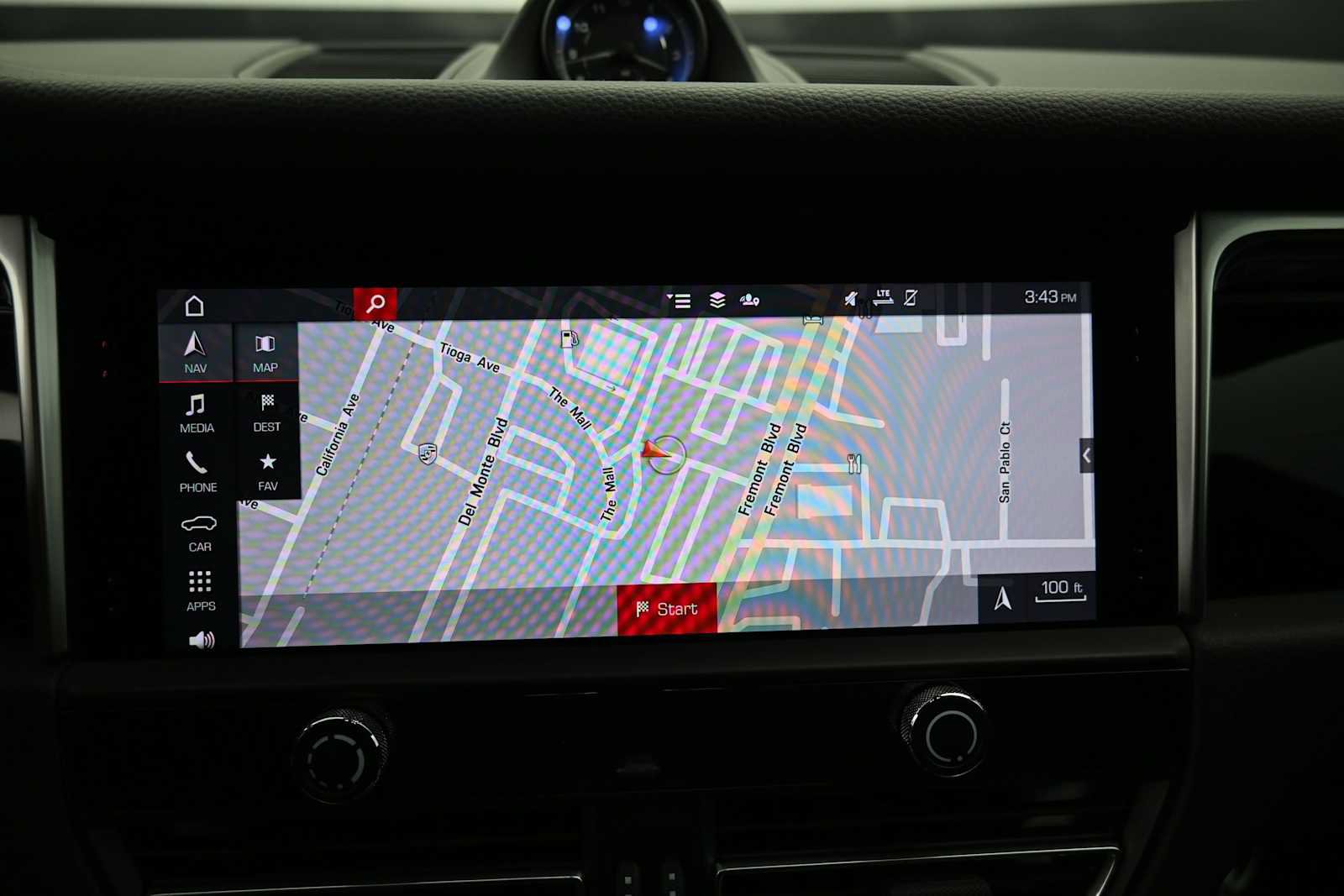 Certified 2024 Porsche Macan AWD/4WD image 14