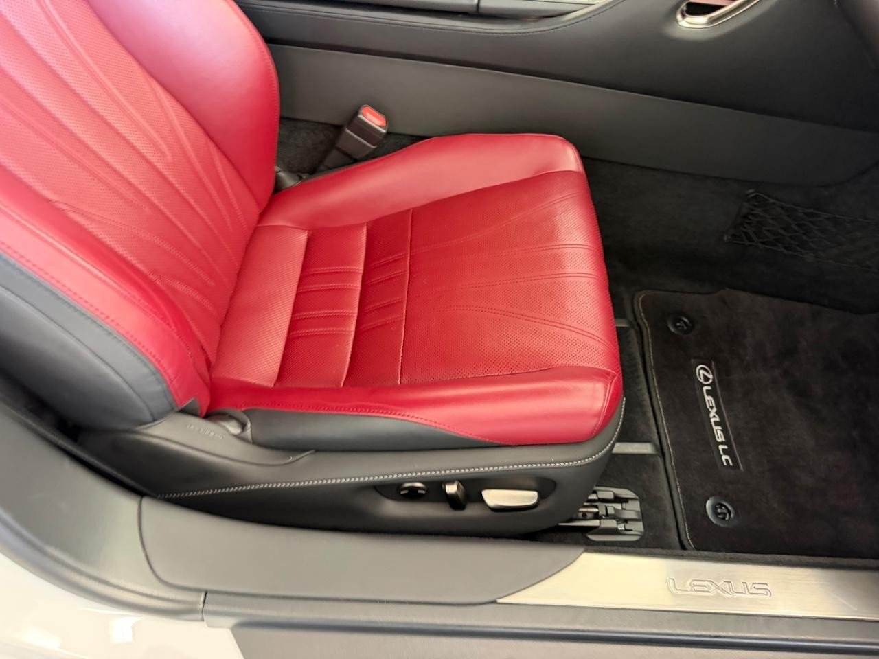 Used 2018 Lexus LC 500 Coupe w/ Touring Package RWD image 18