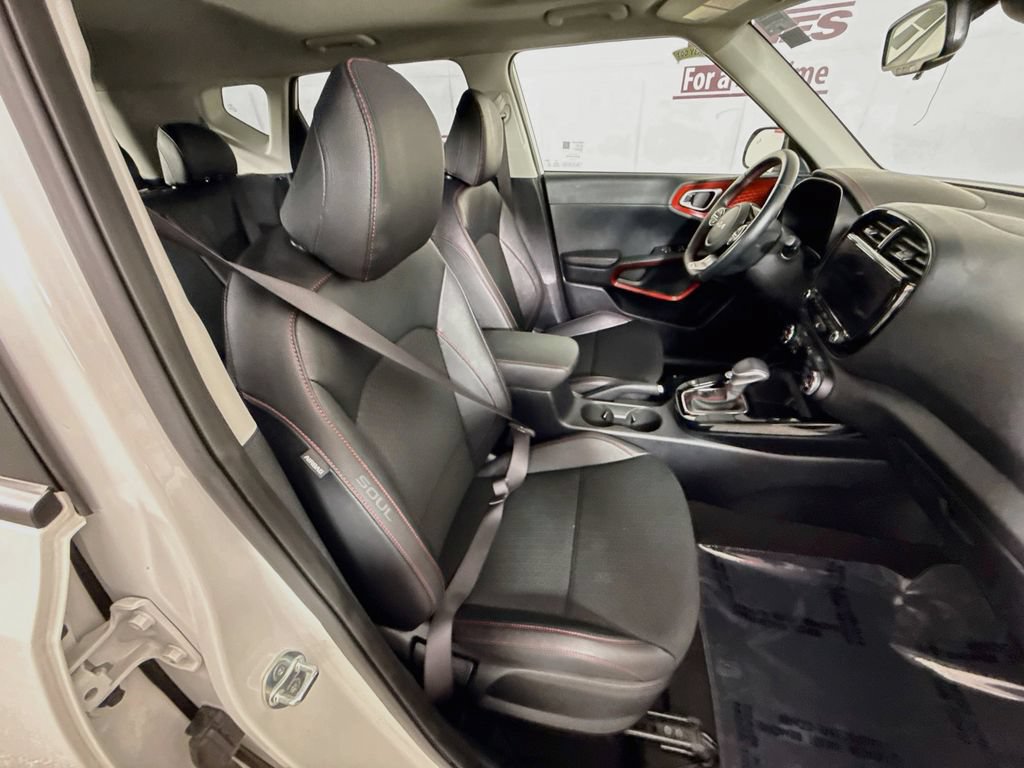 Certified 2025 Kia Soul GT-Line FWD image 30