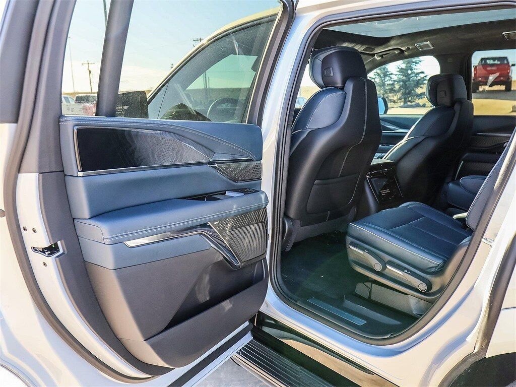 Used 2025 Cadillac Escalade IQ Sport 2 AWD/4WD image 30