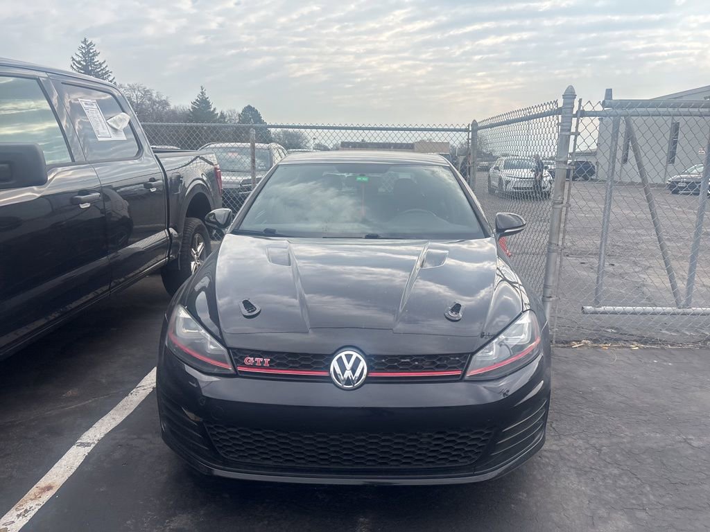 Used 2017 Volkswagen GTI Sport image 2