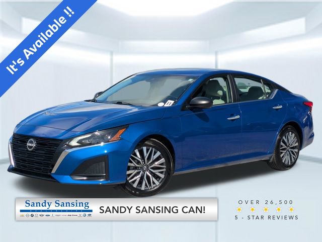 Used 2025 Nissan Altima 2.5 SV image 1