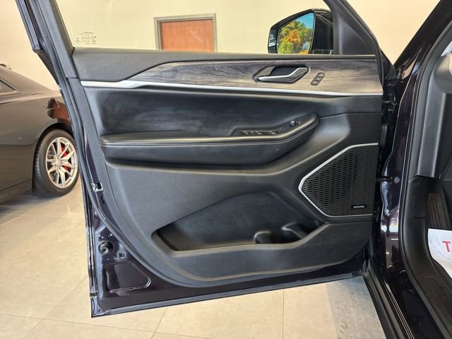 Used 2022 Jeep Grand Cherokee L Limited w/ Luxury Tech Group II image 23