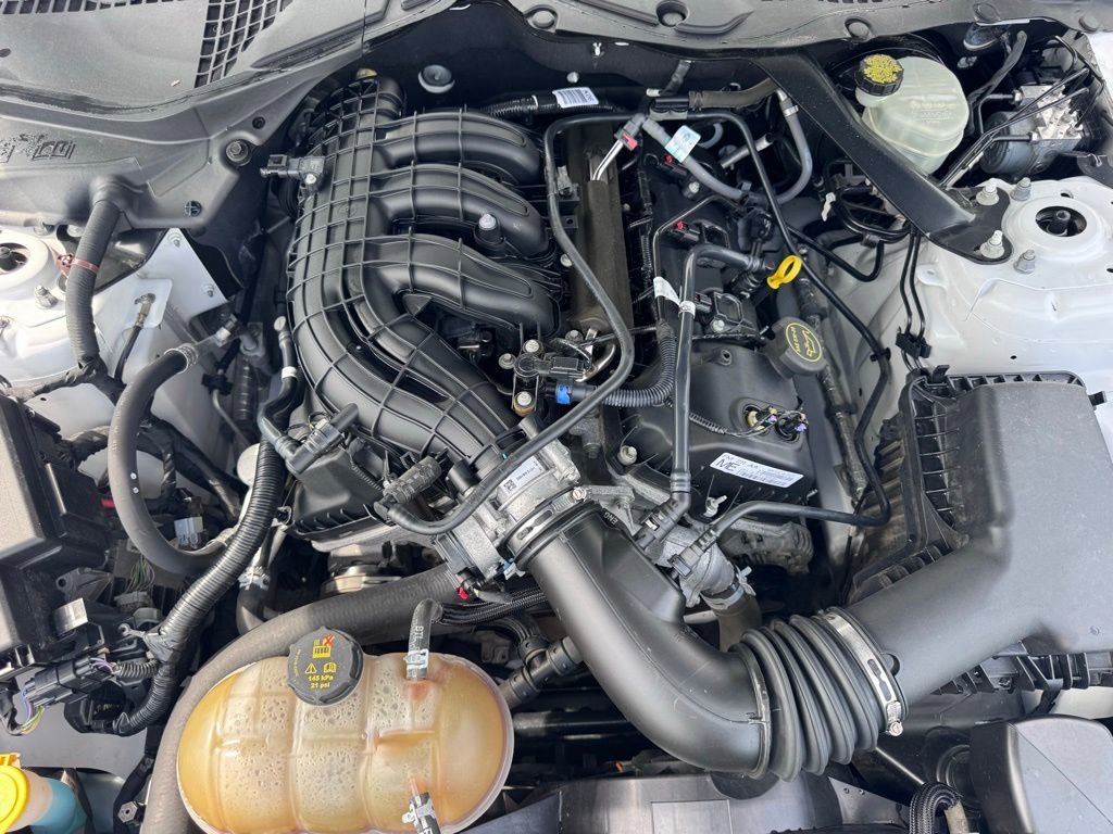 Used 2015 Ford Mustang Convertible RWD image 28