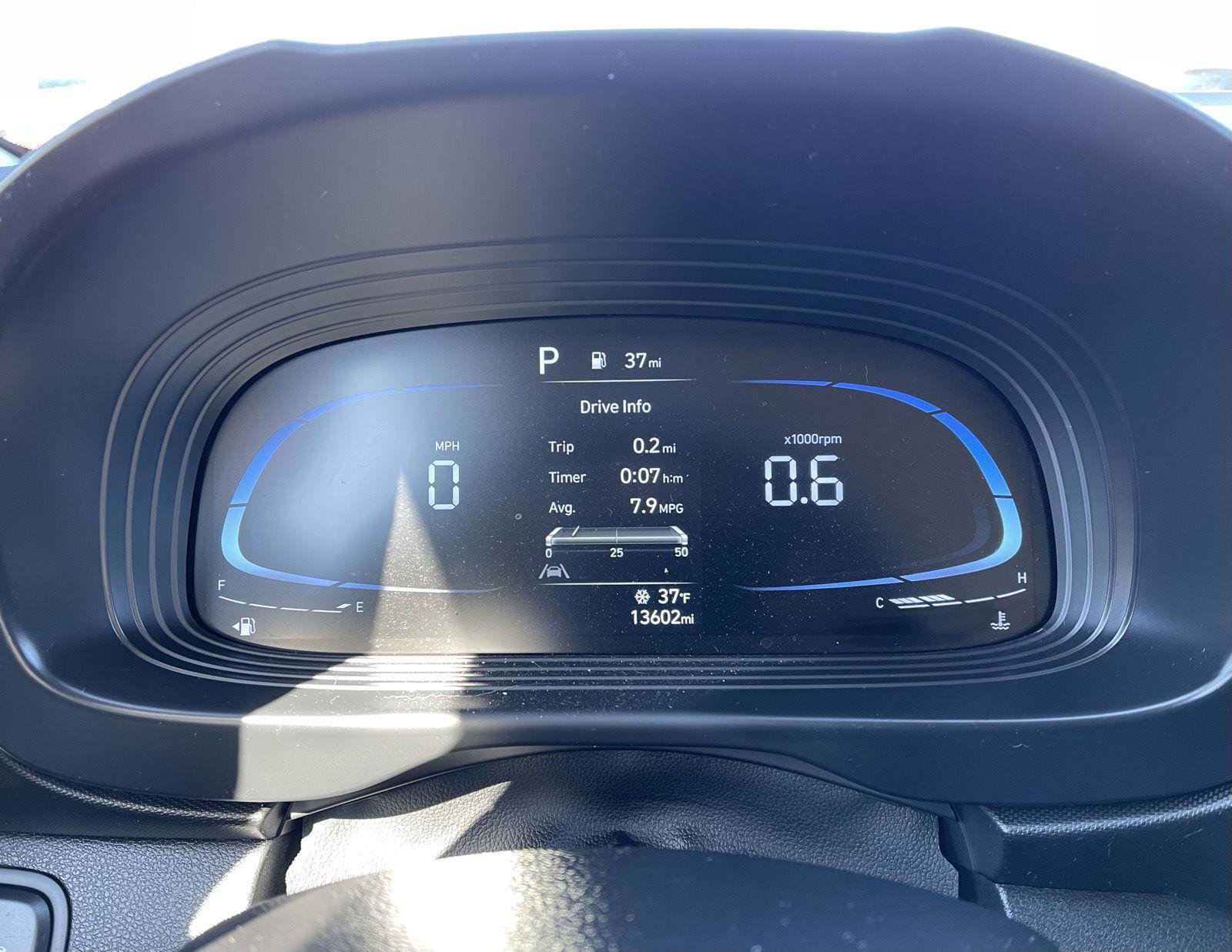 Used 2023 Hyundai Venue Limited image 7