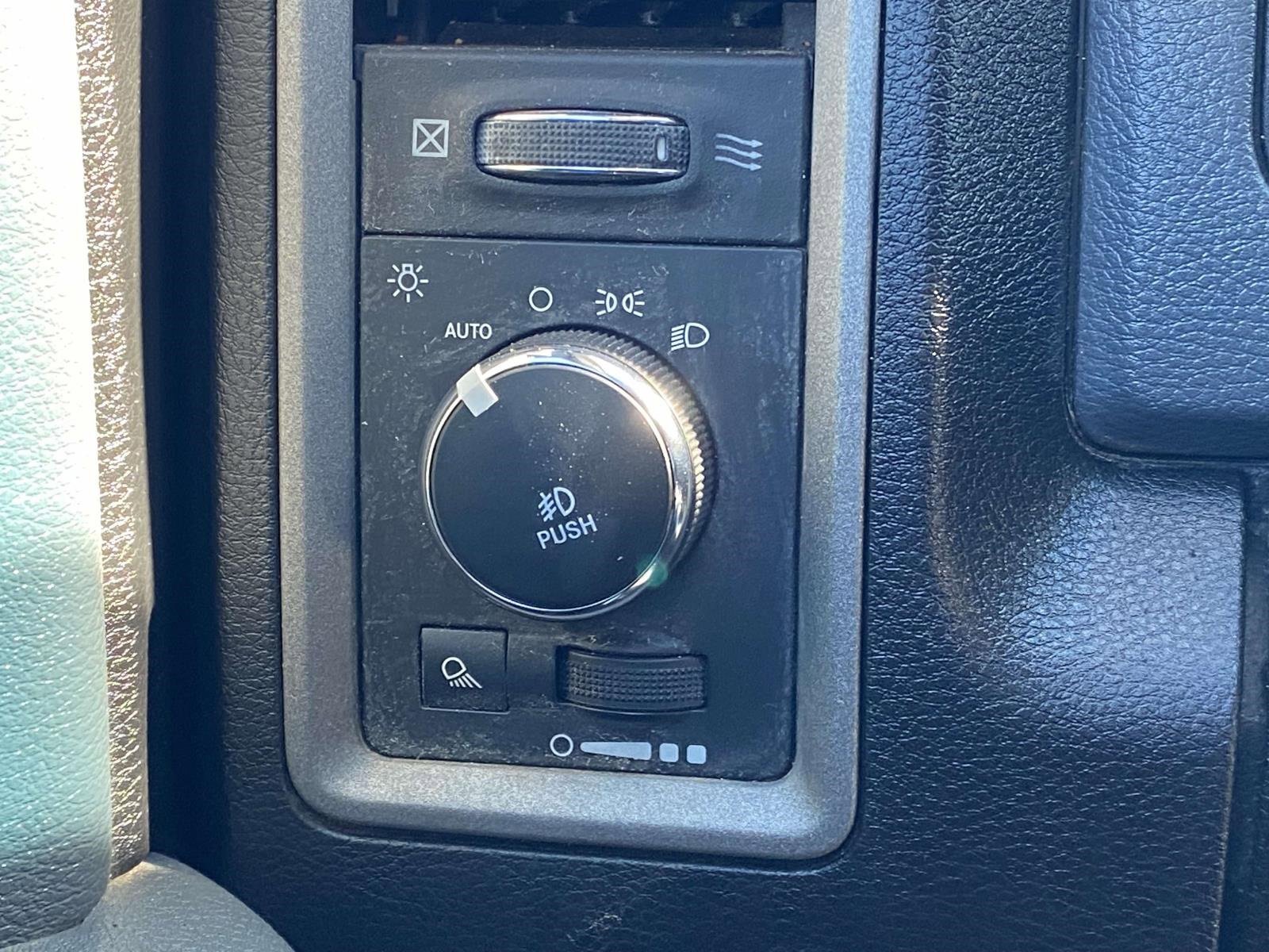 Used 2017 RAM 1500 Express image 25