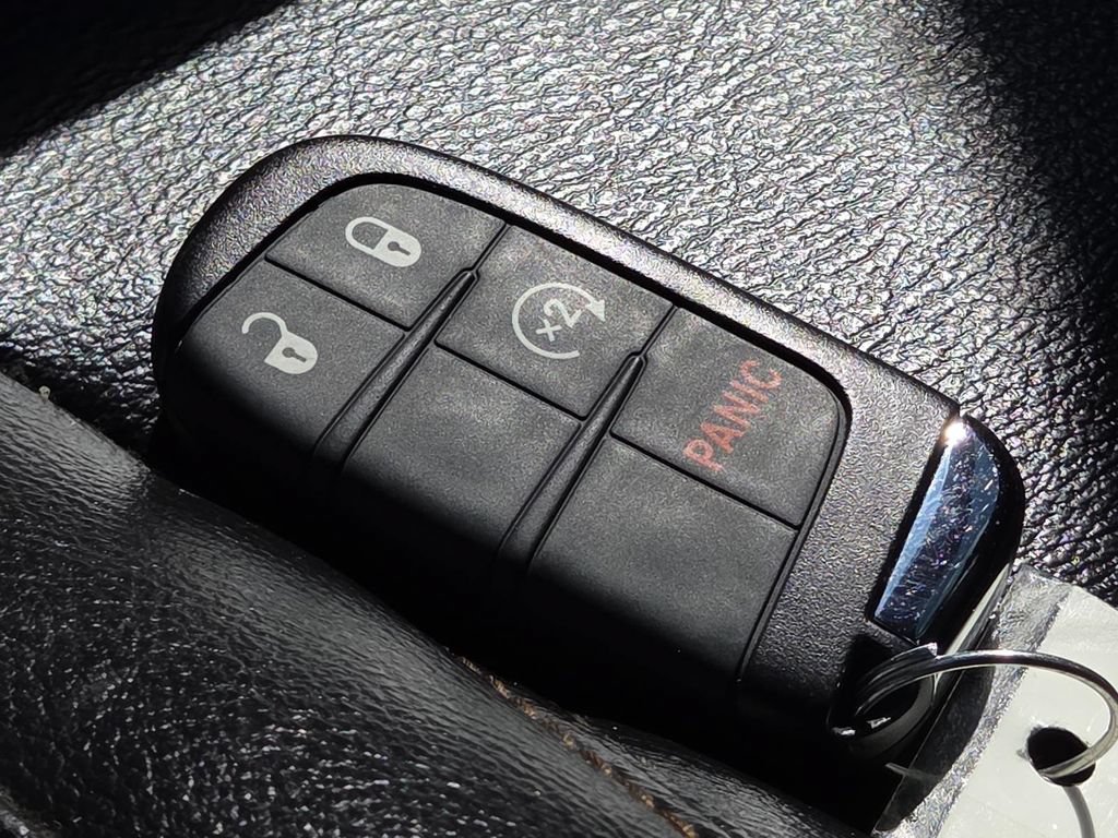Used 2018 Jeep Compass Latitude AWD/4WD image 31