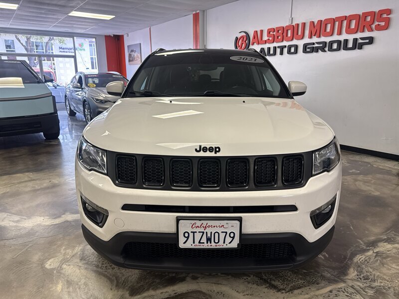 Used 2019 Jeep Compass Latitude AWD/4WD image 2