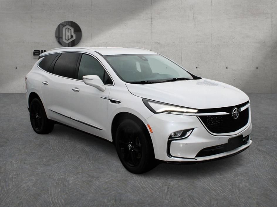 Used 2023 Buick Enclave Essence w/ Sport Touring Edition image 8