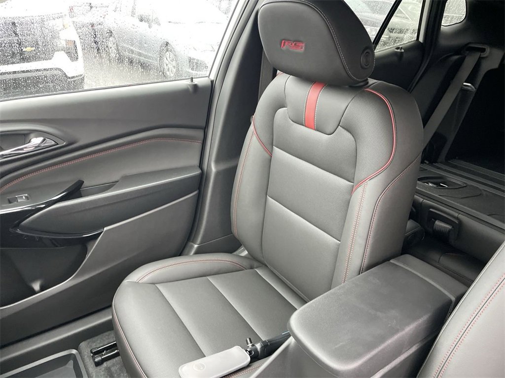 New 2026 Chevrolet Trax RS w/ Sunroof Package image 24