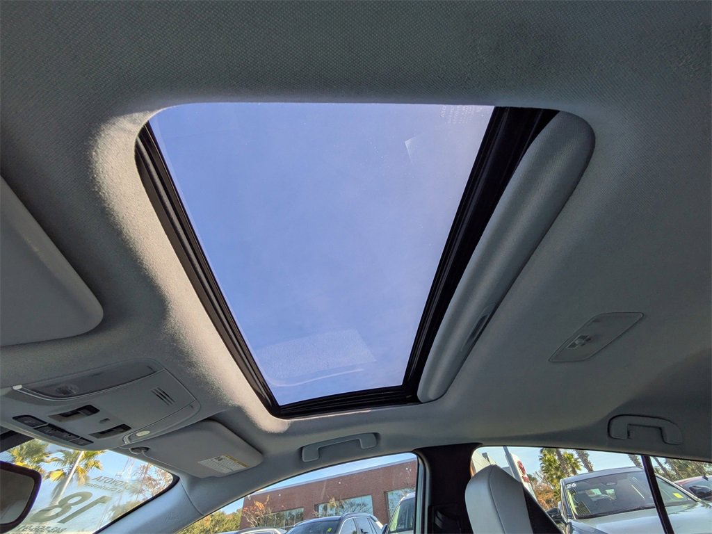 Used 2018 Toyota Prius Four image 22