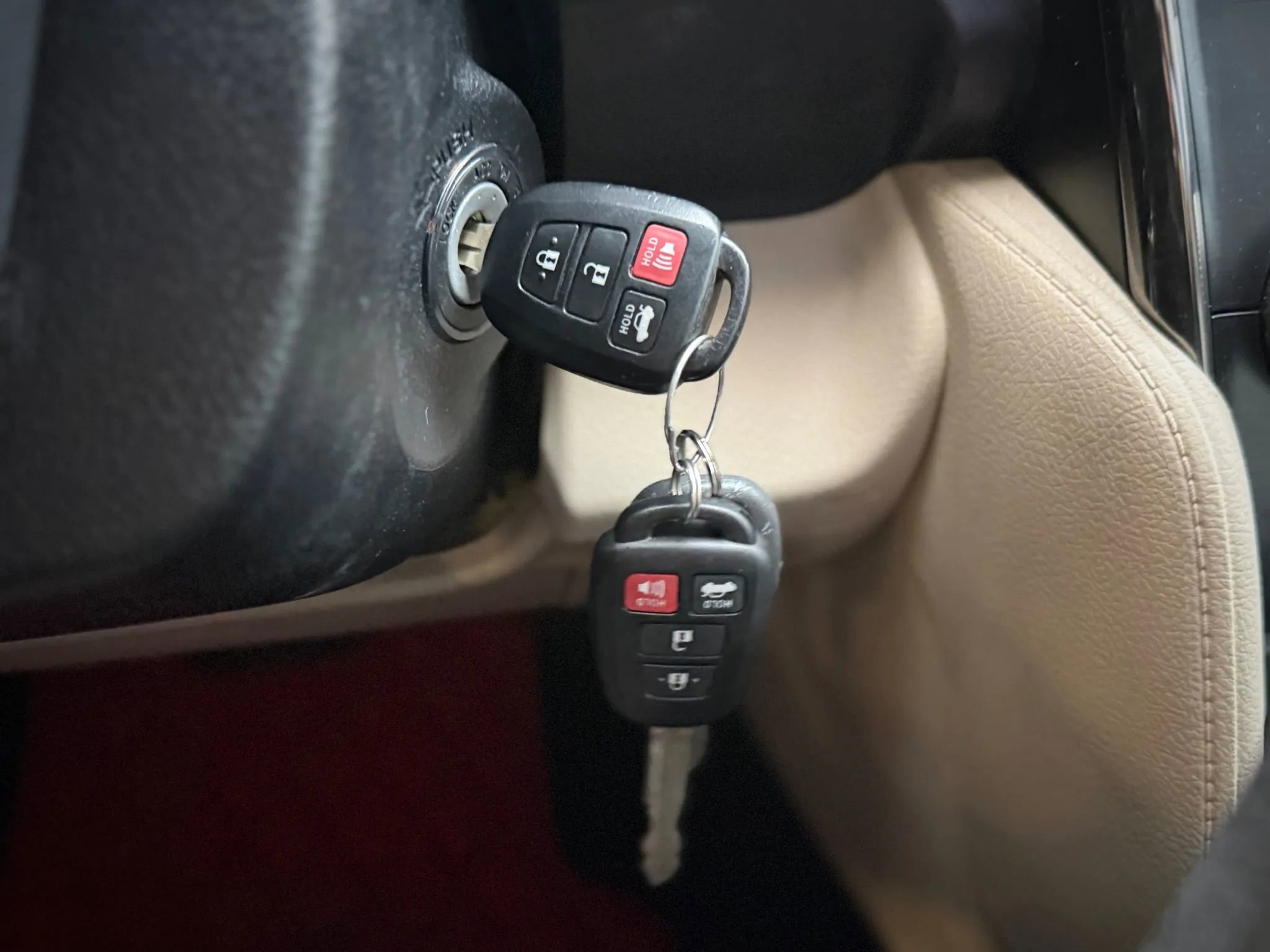 Used 2012 Toyota Camry LE image 12