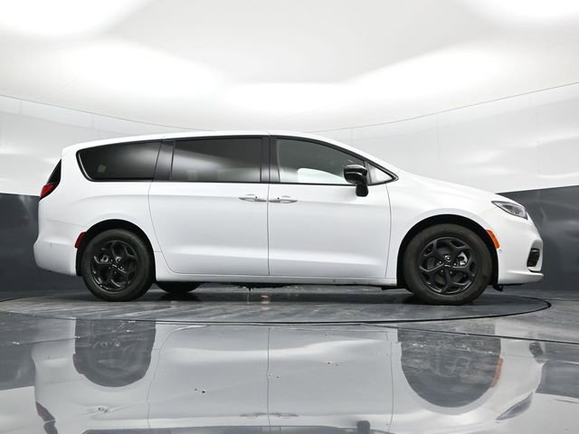 Certified 2024 Chrysler Pacifica Select image 61