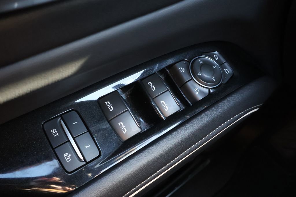 Used 2024 Cadillac Escalade ESV Luxury image 38