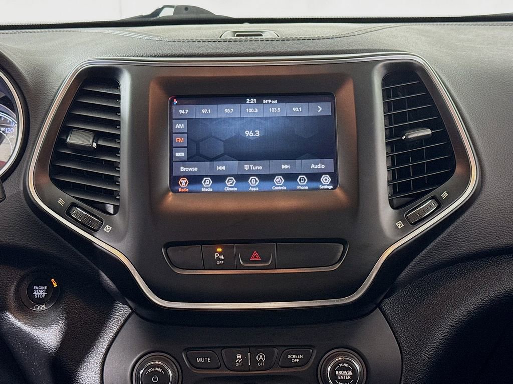 Used 2020 Jeep Cherokee Latitude Plus w/ Cold Weather Group image 14