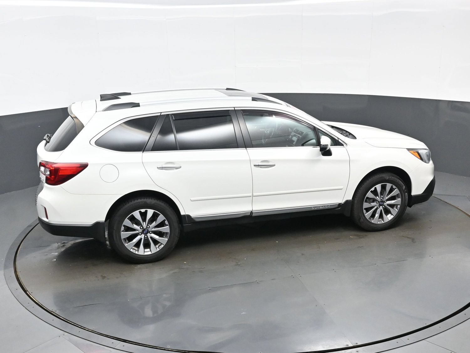 Used 2017 Subaru Outback 2.5i Touring w/ Popular Package #5A AWD/4WD image 43