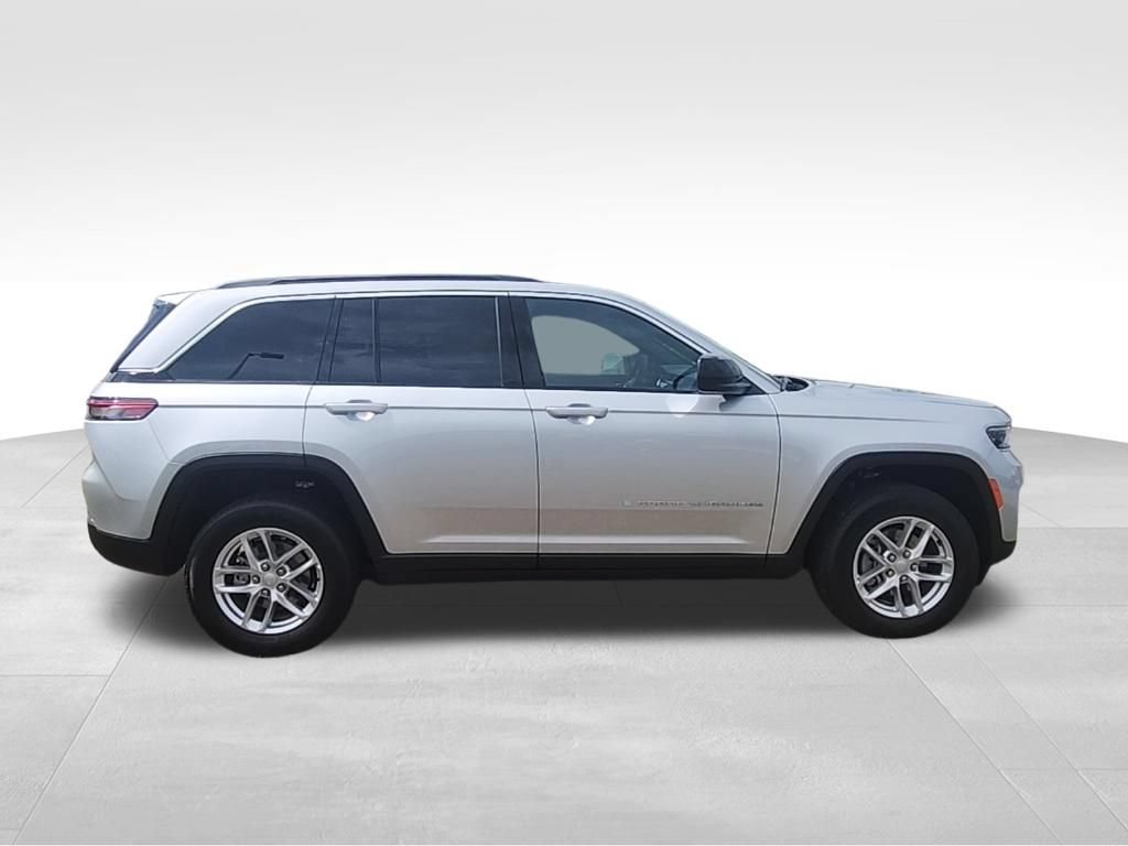 New 2026 Jeep Grand Cherokee Laredo X RWD image 31