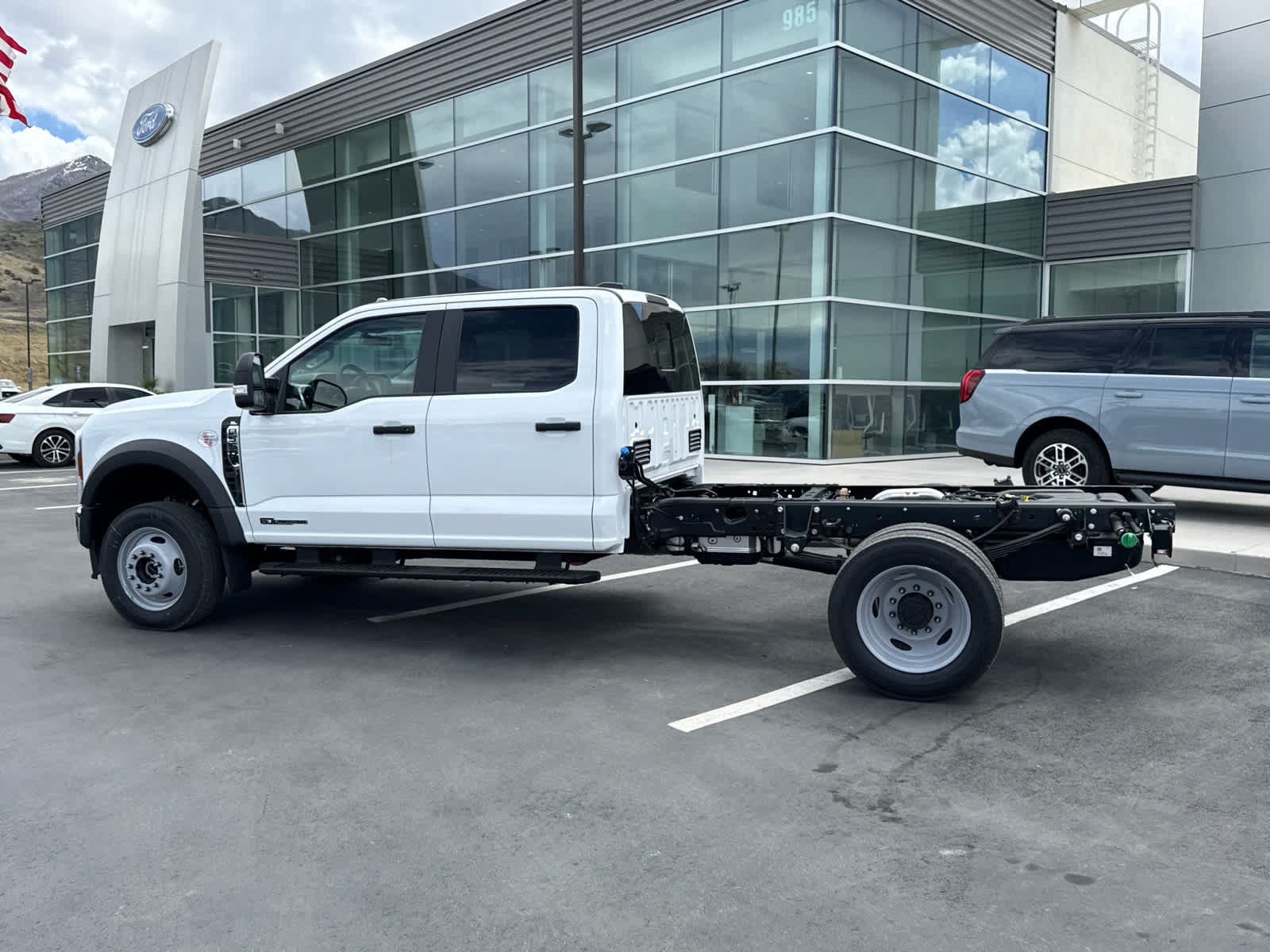 New 2026 Ford F550 4x4 Crew Cab Super Duty w/ XL Chrome Package image 12