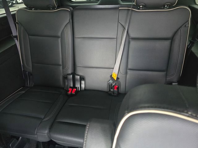 Used 2023 GMC Yukon XL SLT w/ SLT Premium Package image 11